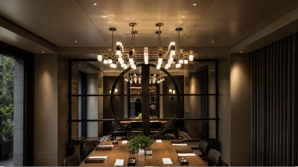 Custom pendant in cast glass and nickel-plated stainless steel, Grand Hyatt Seoul private dining